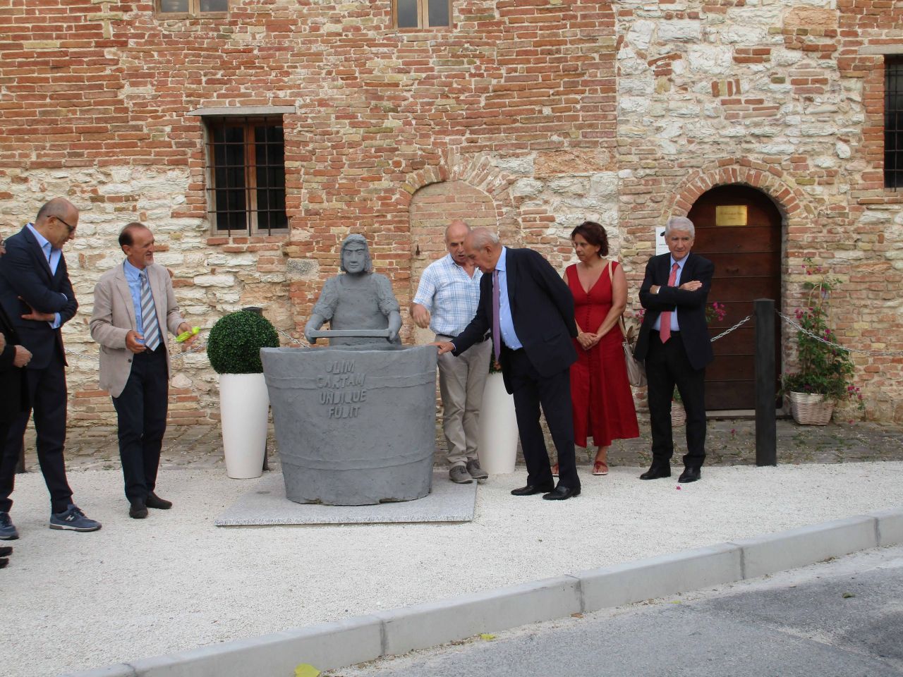 Inaugurazione scultura al Lavorente (Festa dei Cartai - Chiesa di S. Maria Maddalena, 22/07/2015, Fabriano)